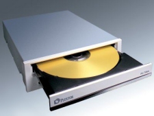 Klik for Plextors Super DVD multiformat brænder og andre Hotte DVD brændere